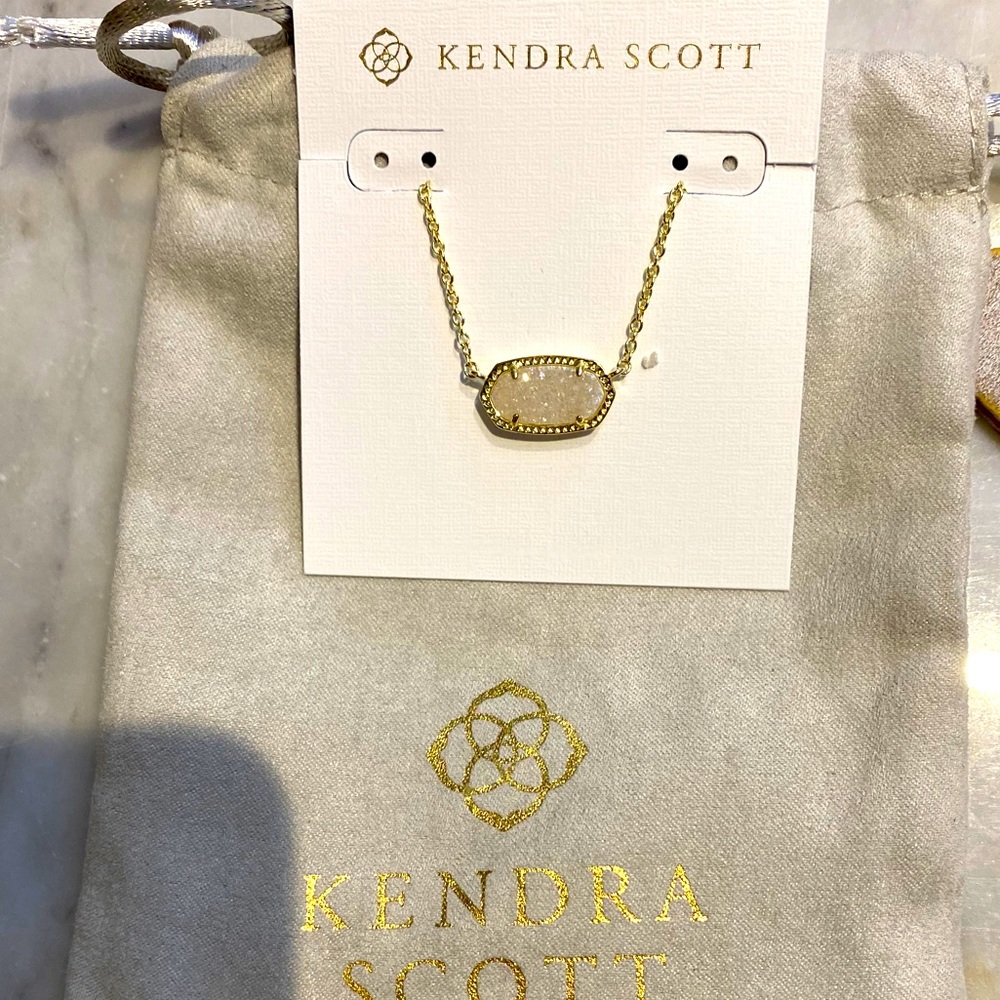 Kendra Scott necklace